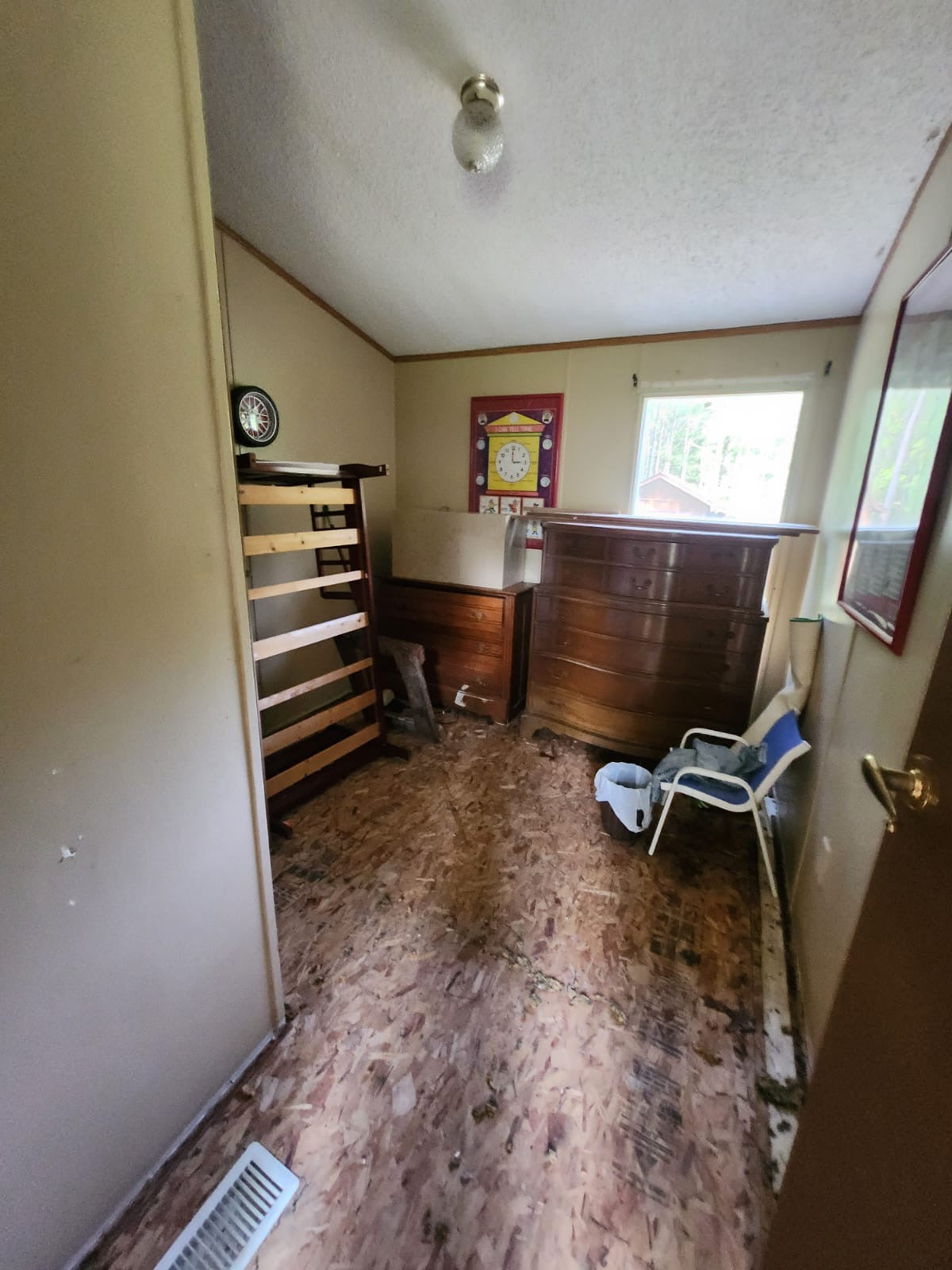 109 Creekview Dr, Vass, NC 28394