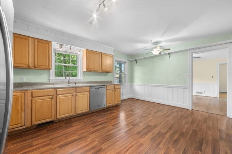 102 Adams Blvd. Greenville, NC 27858