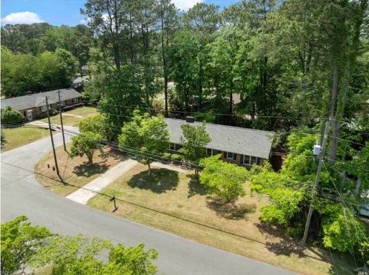 102 Adams Blvd. Greenville, NC 27858