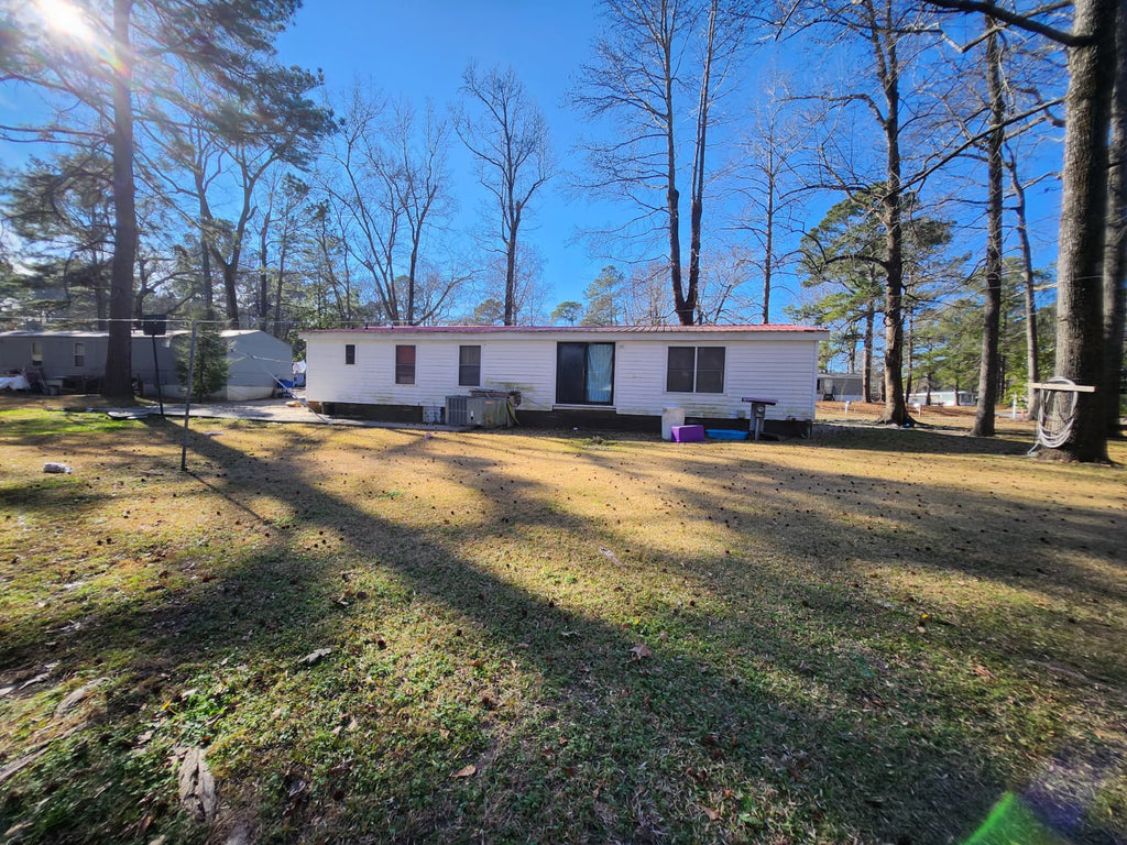 2211 Beechnut Dr, Kinston, NC 28504