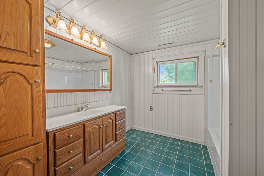 390 Richardson Rd. Dover NC 28526