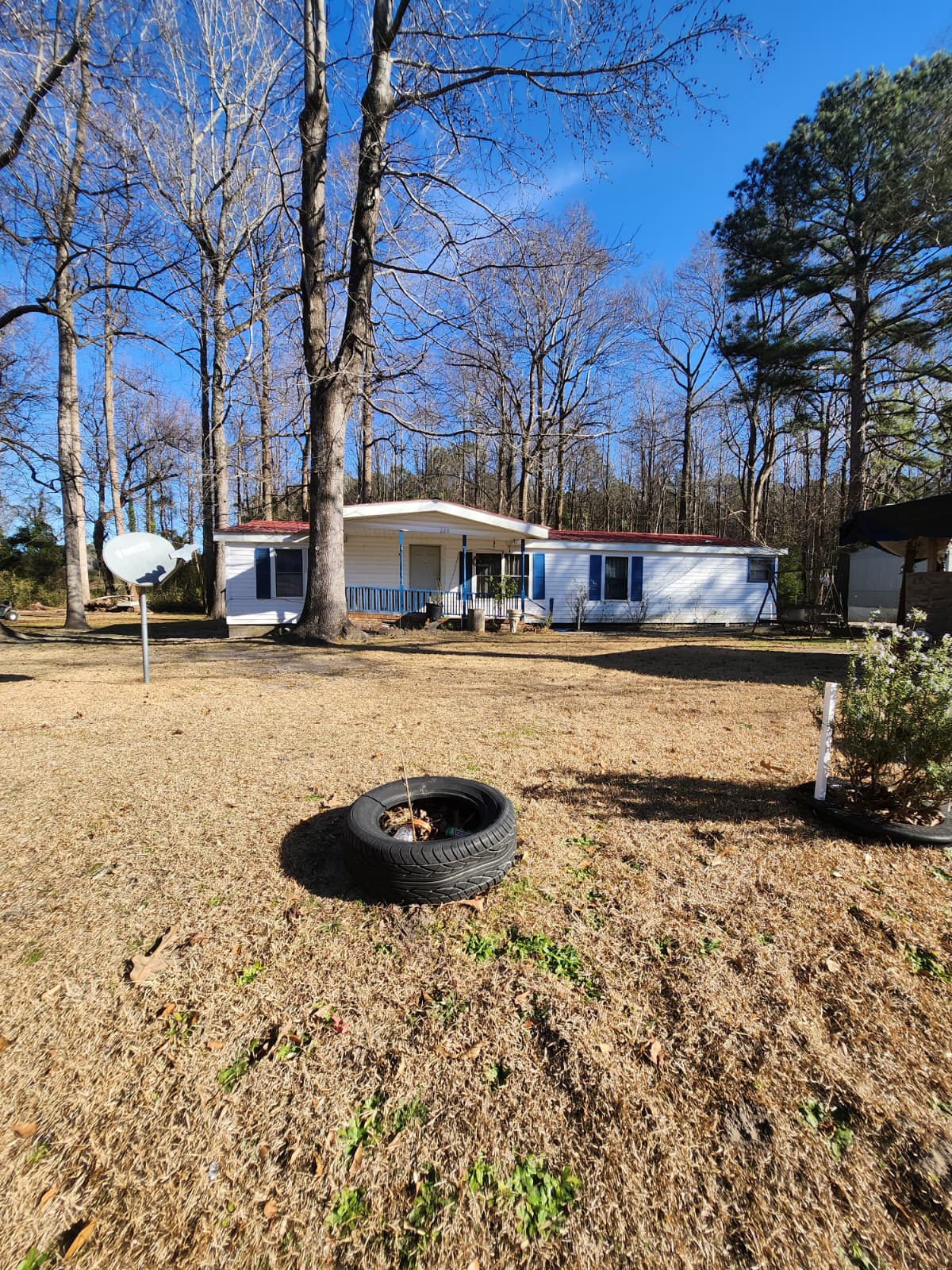 2211 Beechnut Dr, Kinston, NC 28504