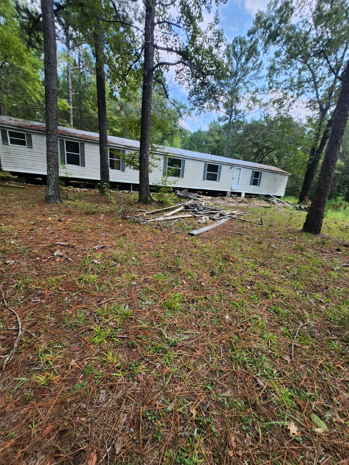 109 Creekview Dr, Vass, NC 28394