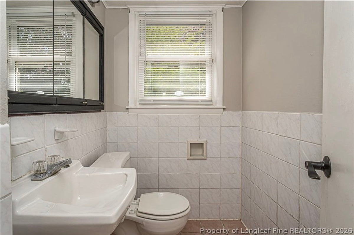 563 Alleghany Rd, Fayetteville, NC 28304