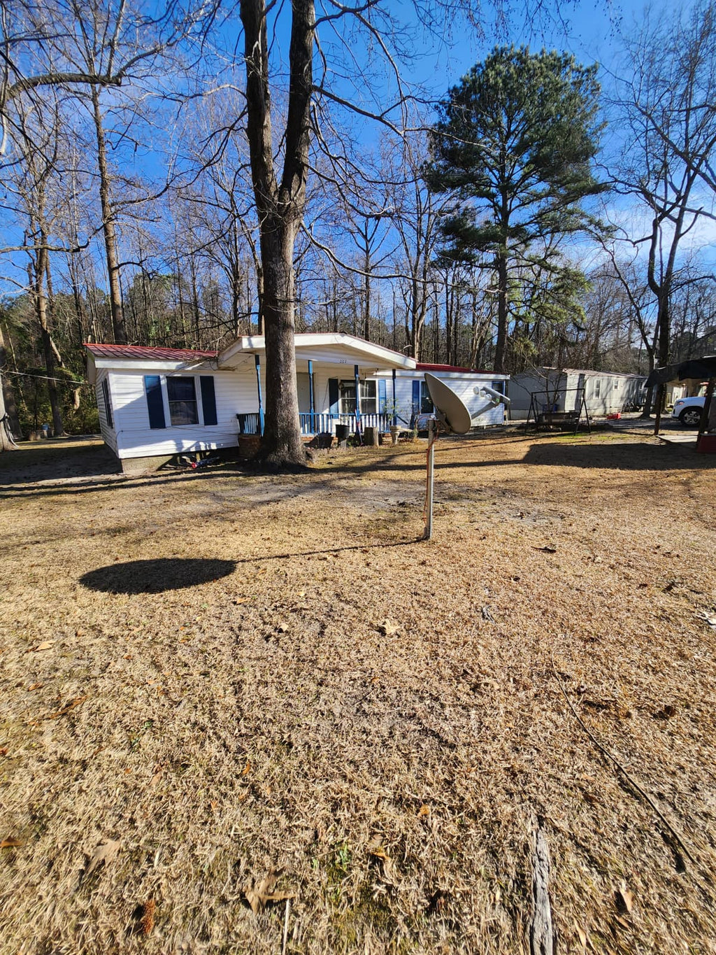 2211 Beechnut Dr, Kinston, NC 28504