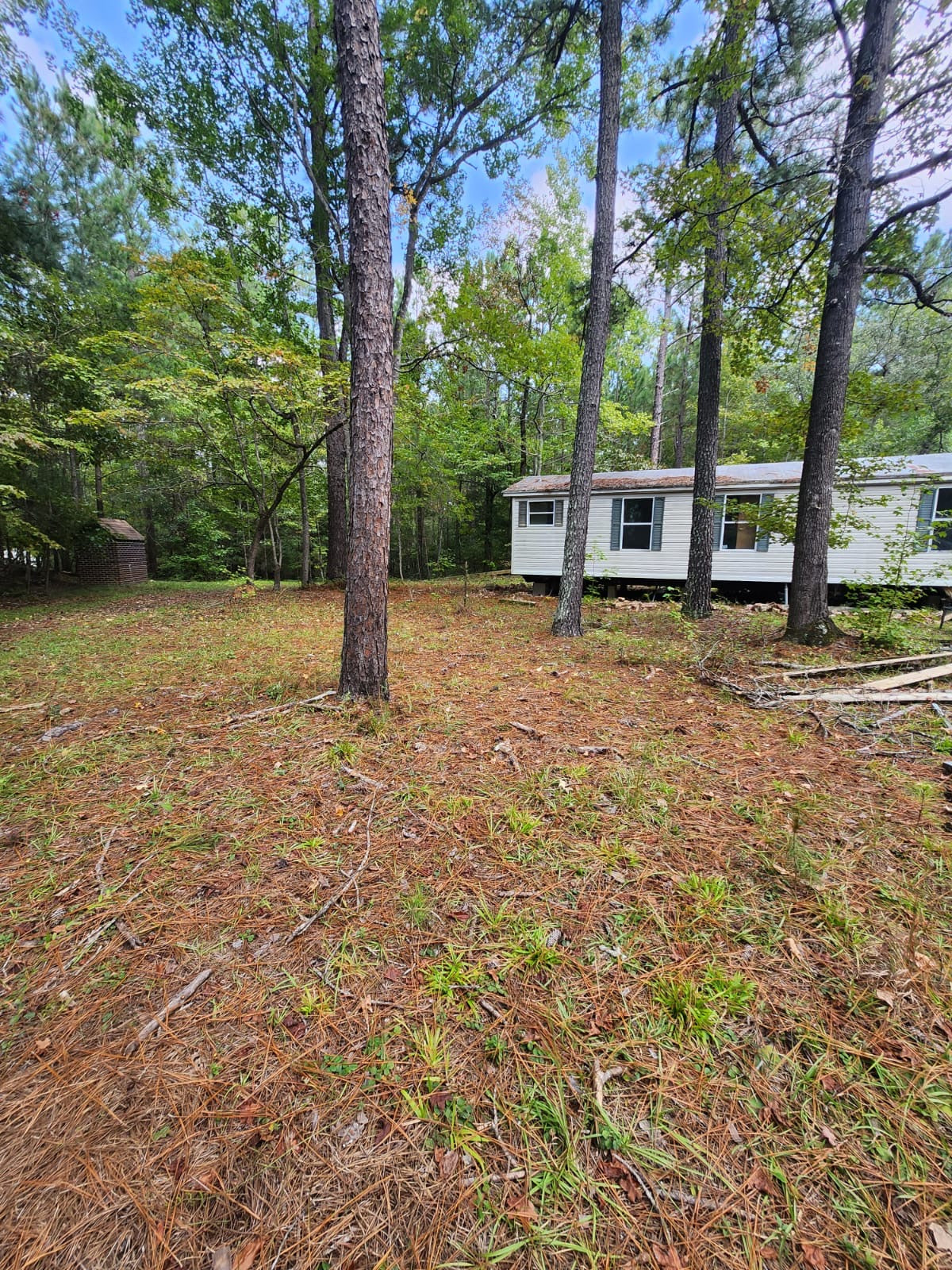 109 Creekview Dr, Vass, NC 28394
