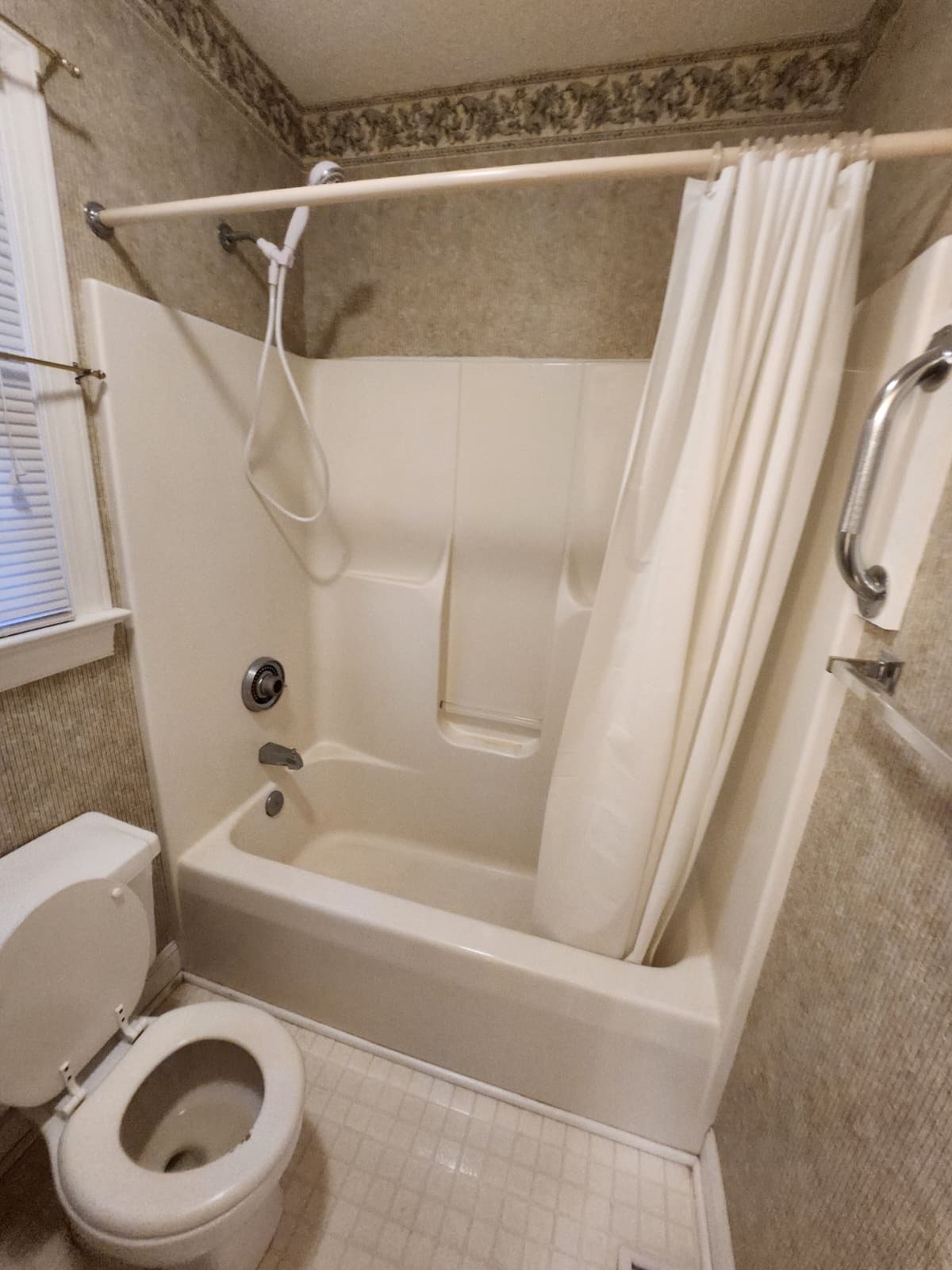 3409 Neuma Dr, Zebulon, NC 27597