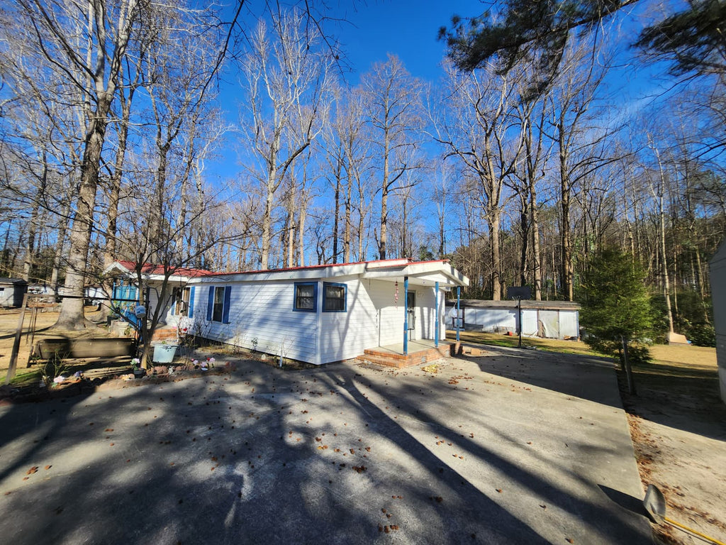 2211 Beechnut Dr, Kinston, NC 28504