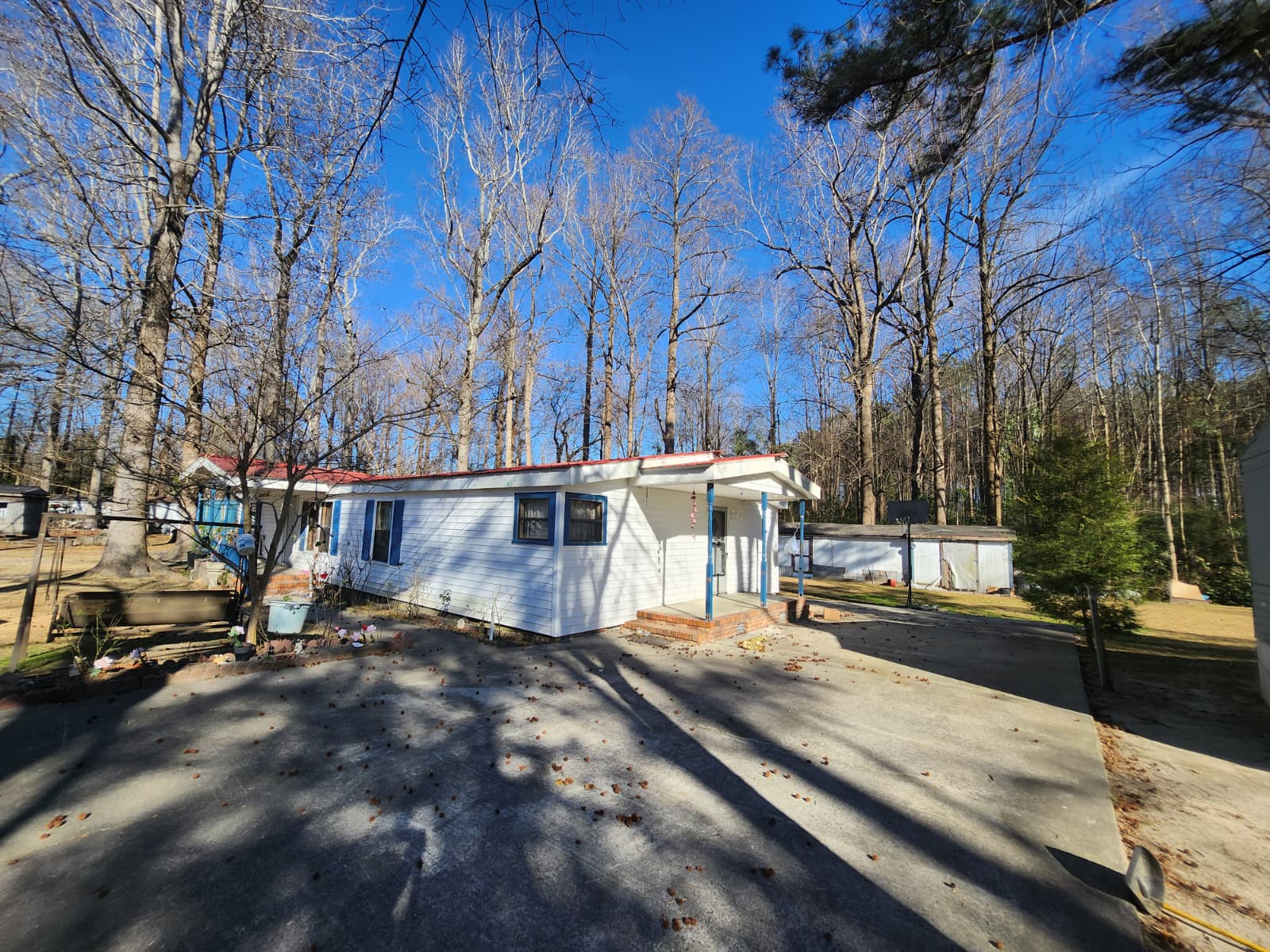 2211 Beechnut Dr, Kinston, NC 28504