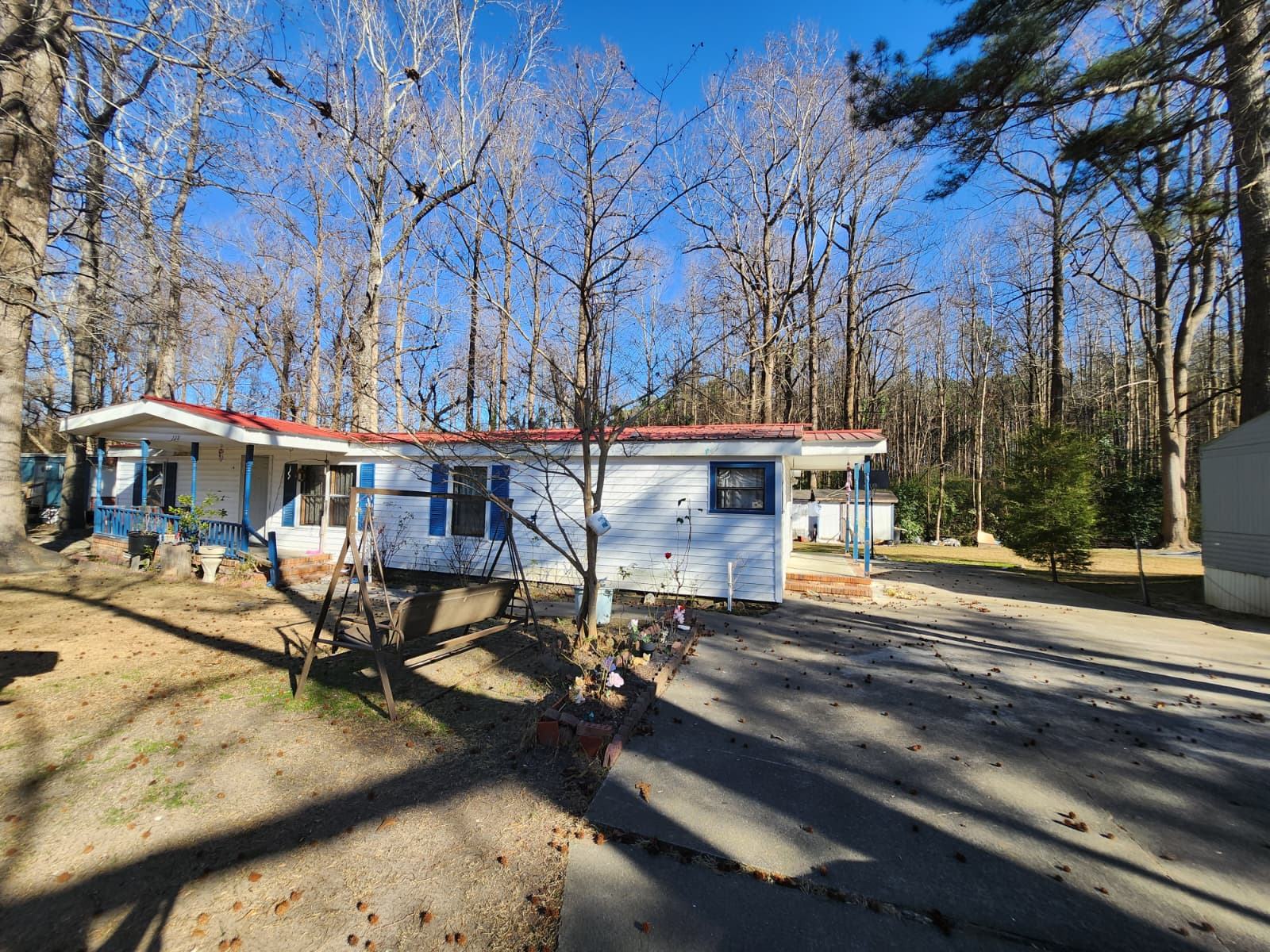 2211 Beechnut Dr, Kinston, NC 28504