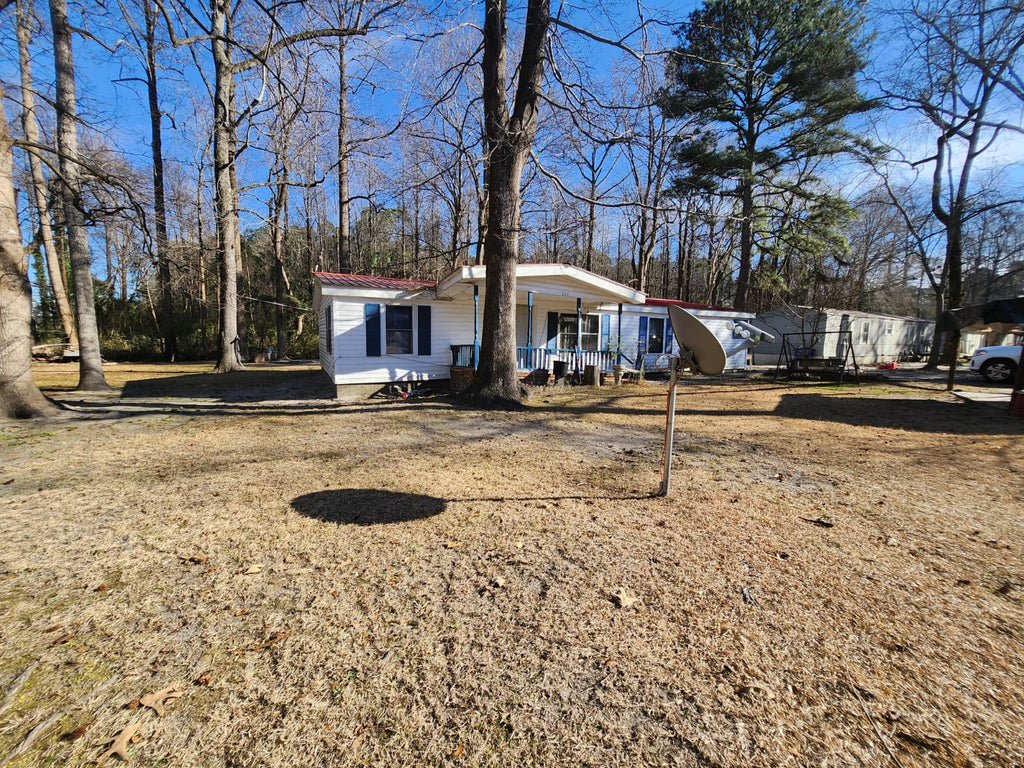 2211 Beechnut Dr, Kinston, NC 28504