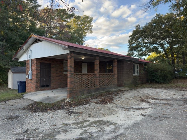 2934 Academy St, Sanford, NC 27332